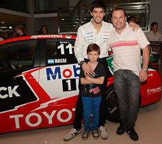 Foto de la galería: Matías Rossi, bien acompañado, en Toyomi