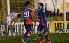 Foto de la galería: No hay mal que dure cien años: Crucero volvió a ganar