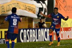 Foto de la galería: No hay mal que dure cien años: Crucero volvió a ganar