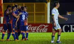 Foto de la galería: No hay mal que dure cien años: Crucero volvió a ganar