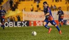 Foto de la galería: No hay mal que dure cien años: Crucero volvió a ganar