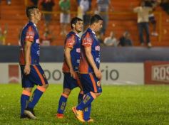 Foto de la galería: No hay mal que dure cien años: Crucero volvió a ganar