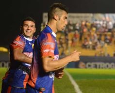 Foto de la galería: No hay mal que dure cien años: Crucero volvió a ganar