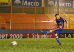 Foto de la galería: No hay mal que dure cien años: Crucero volvió a ganar