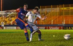 Foto de la galería: No hay mal que dure cien años: Crucero volvió a ganar