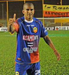 Foto de la galería: No hay mal que dure cien años: Crucero volvió a ganar