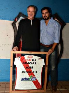 Foto de la galería: Emotiva despedida del "Chaucha" Bianco: entró en la historia grande de Guaraní