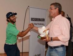 Foto de la galería: Hugo Passalacqua entregó los trofeos a los destacados de la Copa Tiger