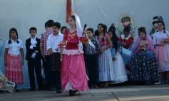 Foto de la galería: Recrearon la gesta de Mayo en el Colegio del Carmen