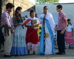 Foto de la galería: Recrearon la gesta de Mayo en el Colegio del Carmen