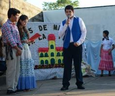 Foto de la galería: Recrearon la gesta de Mayo en el Colegio del Carmen