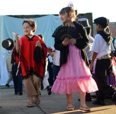 Foto de la galería: Recrearon la gesta de Mayo en el Colegio del Carmen