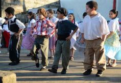 Foto de la galería: Recrearon la gesta de Mayo en el Colegio del Carmen