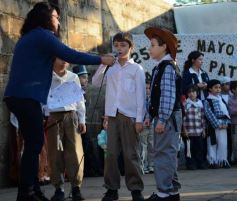 Foto de la galería: Recrearon la gesta de Mayo en el Colegio del Carmen
