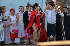 Foto de la galería: Recrearon la gesta de Mayo en el Colegio del Carmen