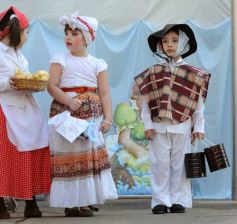 Foto de la galería: Recrearon la gesta de Mayo en el Colegio del Carmen