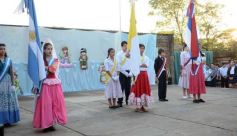 Foto de la galería: Recrearon la gesta de Mayo en el Colegio del Carmen