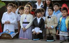 Foto de la galería: Recrearon la gesta de Mayo en el Colegio del Carmen