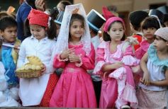Foto de la galería: Recrearon la gesta de Mayo en el Colegio del Carmen