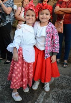 Foto de la galería: Recrearon la gesta de Mayo en el Colegio del Carmen