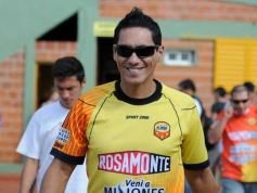 Foto de la galería: El Colectivero se despertó y lo liquidó al Santo