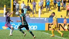 Foto de la galería: El Colectivero se despertó y lo liquidó al Santo