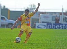 Foto de la galería: El Colectivero se despertó y lo liquidó al Santo