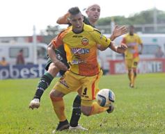 Foto de la galería: El Colectivero se despertó y lo liquidó al Santo