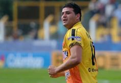 Foto de la galería: El Colectivero se despertó y lo liquidó al Santo