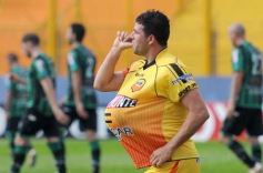 Foto de la galería: El Colectivero se despertó y lo liquidó al Santo