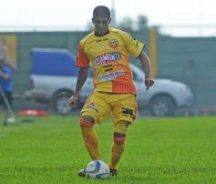 Foto de la galería: El Colectivero se despertó y lo liquidó al Santo