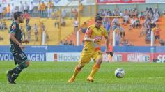 Foto de la galería: El Colectivero se despertó y lo liquidó al Santo