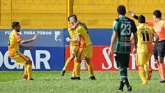 Foto de la galería: El Colectivero se despertó y lo liquidó al Santo