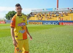 Foto de la galería: El Colectivero se despertó y lo liquidó al Santo