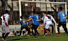 Foto de la galería: Guaraní empató con All Boys en un partido pasado por agua
