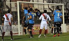 Foto de la galería: Guaraní empató con All Boys en un partido pasado por agua