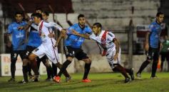 Foto de la galería: Guaraní empató con All Boys en un partido pasado por agua