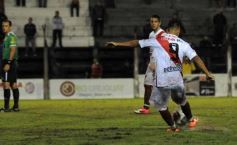 Foto de la galería: Guaraní empató con All Boys en un partido pasado por agua