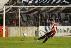 Foto de la galería: Guaraní empató con All Boys en un partido pasado por agua