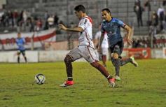 Foto de la galería: Guaraní empató con All Boys en un partido pasado por agua