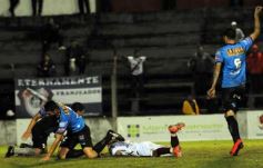 Foto de la galería: Guaraní empató con All Boys en un partido pasado por agua