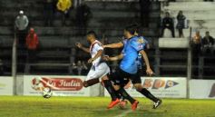 Foto de la galería: Guaraní empató con All Boys en un partido pasado por agua