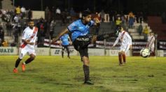 Foto de la galería: Guaraní empató con All Boys en un partido pasado por agua