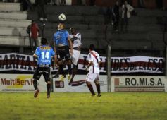 Foto de la galería: Guaraní empató con All Boys en un partido pasado por agua