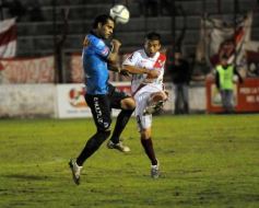 Foto de la galería: Guaraní empató con All Boys en un partido pasado por agua