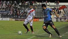 Foto de la galería: Guaraní empató con All Boys en un partido pasado por agua