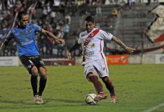 Foto de la galería: Guaraní empató con All Boys en un partido pasado por agua