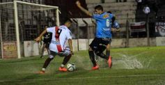 Foto de la galería: Guaraní empató con All Boys en un partido pasado por agua