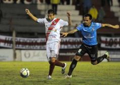 Foto de la galería: Guaraní empató con All Boys en un partido pasado por agua