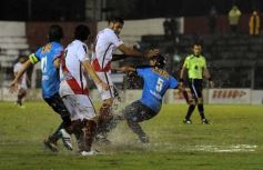 Foto de la galería: Guaraní empató con All Boys en un partido pasado por agua